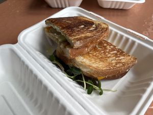 Apples adore sandwichhes  at C'est cheez in London