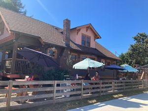 Exterior seating at Dusty's Hideaway in Tacoma