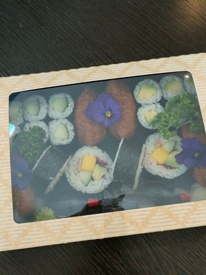 Vegane Sushi und vegetarische Momos at BBQ SUSHI MOMO in Gossau