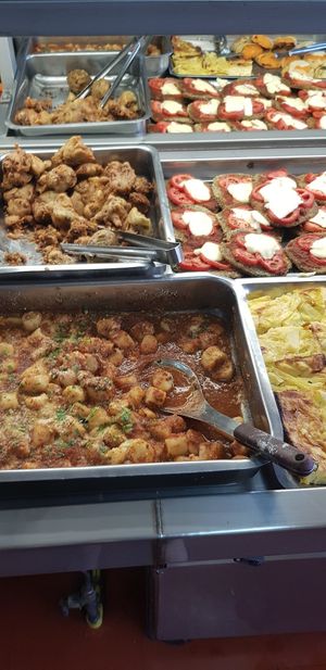 Warm food at Sofia - Maybe closed in Mendoza