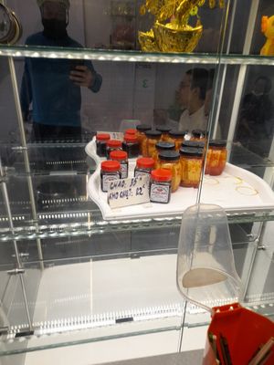 Items for sale at Thiên Ý in Ho Chi Minh City