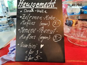 Vegan desserts at Kleinwäscherei in Zurich