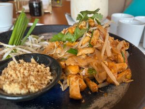 Pad thai at Seasonal Tastes in Bangkok