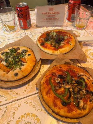 Mini pizzas (all vegan and gluten-free) at Gina Melenas in Valencia