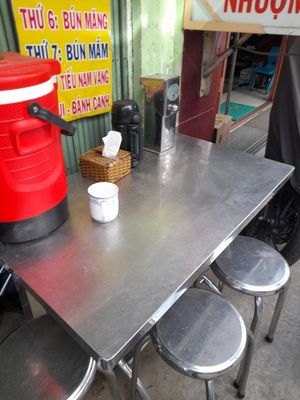 Limited seating outside at Tâm Thú in Ho Chi Minh City