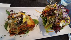 Gemüselasagne mit Salat at Petersilchen in Xanten