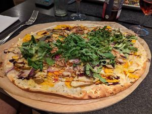 Flammkuchen mit Birne, Kürbis und Walnüssen at Petersilchen in Xanten