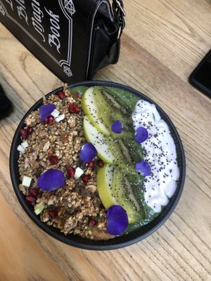 Green smoothie bowl at Little Bird Kitchen in Auckland