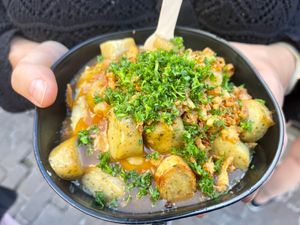 Cozy Classic met de  vegan boudin worst 'Jacky' van Monsieur Boudin (Op de Gentse Feesten 2025) at Pureto in Ghent