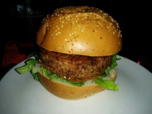 'Happy' burger (350 gram) at Green Shack in Tel Aviv