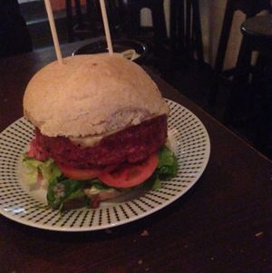 בורגר סייטן at Green Shack in Tel Aviv