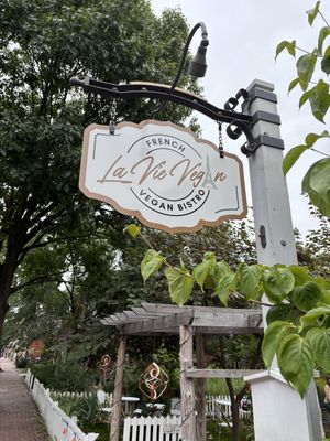 sign! at La Vie Vegan in Saint Charles