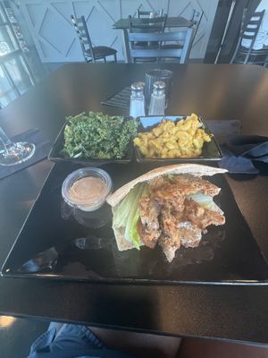Fysh sandwich with kale salad and Mac and cheesee  at UnbelieVegan in Fairburn