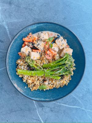 Quinoa, Tofu e Bimis at SASSI Healthy Pick & Go in Porto
