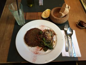 Milanesa de lentejas con chop suey de vegetales @ Bio Solo Organico at Bio Solo Organico in Buenos Aires