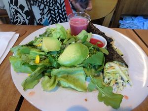 raw veggie nori rolls at Bio Solo Organico in Buenos Aires