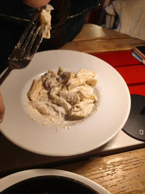 Yummy mushrooms and cream penne at Cupt'or in Brasov