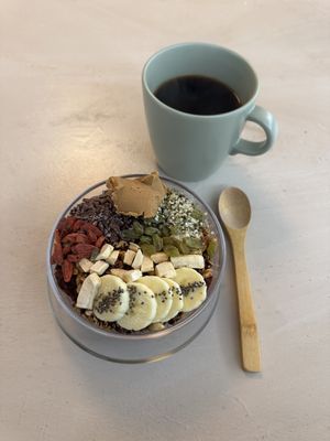açaí bowl  at Prana Table in Seoul