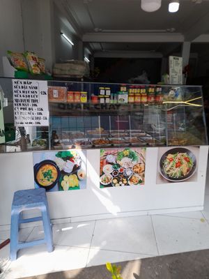 Looking in at Thiện Đạo in Ho Chi Minh City