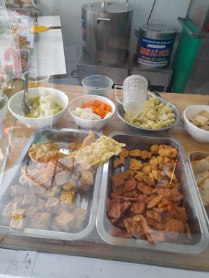 Com chay selection at Thiện Đạo in Ho Chi Minh City