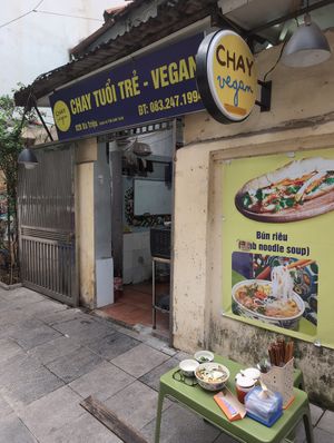 Front at Chay Vegan Vỉa hè in Hanoi