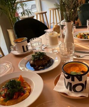 Napitek z lisich kitek, święto lasu, futra moc at LAS in Lodz