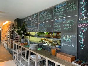 Daily manus written on the blackboard  at Verde Que Te Quiero Verde - Palace Garden in Rosario