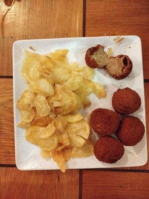 Croquetas berenxena veganas. at Cafetería Antoxo in Xove