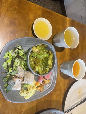 Lunch   at Thien Y in Ho Chi Minh City