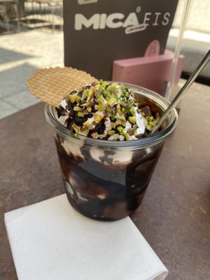 Pistazie, Toffee Nut & Zartbitter Schoki - mit Sahne und Schokosoße.   at Mica Eisdiele  in Stuttgart