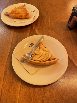 tart pomme canelle (5.50€)  at Café Cannelle in Grenoble