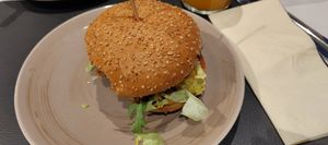  at Burger Lounge in Himmelreich