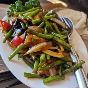 on the menu it is indicated as 'vegetarian', but most of it is vegan at China-Restaurant Hey Cheuk Lau in Berlin