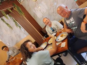 Gente feliz at Yurakuna in Arequipa