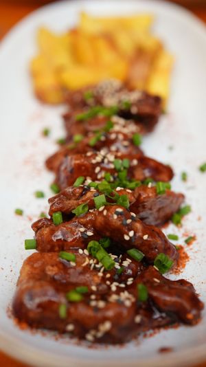 BBQ Wings soooooo DELICIOUS!!! 🤤   at Yurakuna in Arequipa