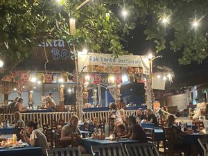 Rak Lanta next door are doing the cooking   at Majestic Bar Koh Lanta in Koh Lanta