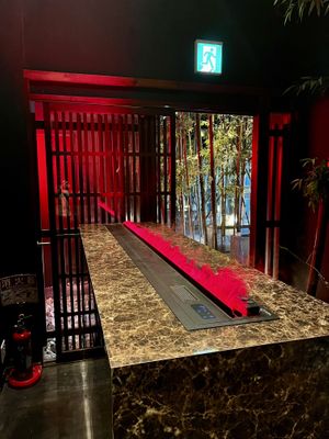 Cool entry to restaurantt  at Osaka Engine - 大阪エンジン in Osaka