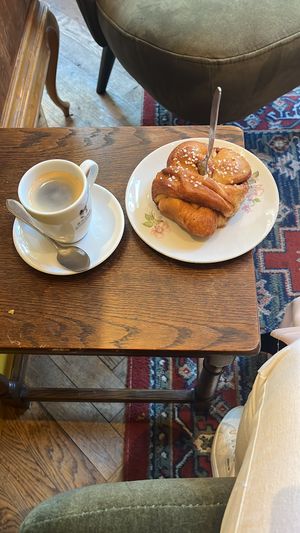 Vegan cinnamon bun  at KLUTS in Utrecht