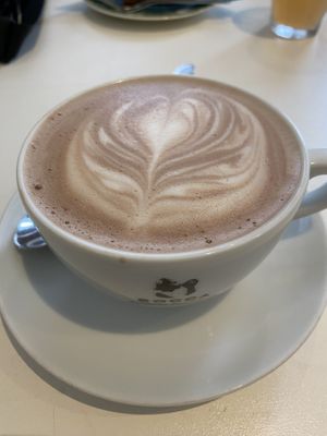 Vegan hot chocolate with oat milk  at KLUTS in Utrecht
