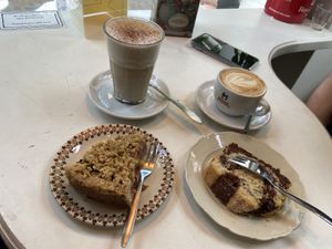 Chai latte and capuccino: good but a bit weak. Rhubarb pie and marble cake: very good  at KLUTS in Utrecht