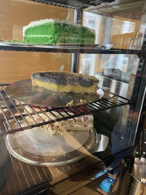 Pandan/coconut pie, mango/sesame pie and strawberry/limoncello pie at KLUTS in Utrecht