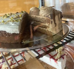 Friday 19 July 2024: the banana/peanu butter/choco pie is new and great at KLUTS in Utrecht