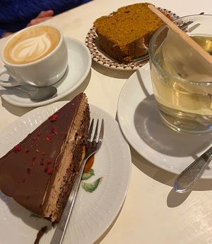 Pumpkins cake and chocolate raspberry   at KLUTS in Utrecht