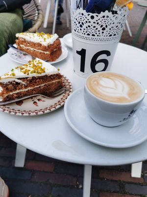 Cappuccino and carrot cake at KLUTS in Utrecht