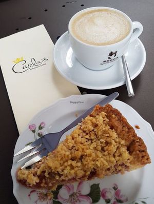 Strawberry rhubarb crumble (of course vegan) at KLUTS in Utrecht