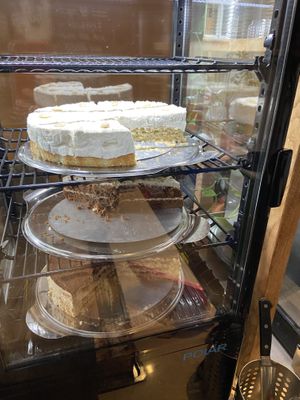 Tuesday 8 July pies: the raffaëlo pie (with coconut and almond) is new and decent at KLUTS in Utrecht