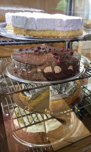 Pies Sunday 24 August 2025: the top one is a white chocolate/lavender mousse pie. It’s mild and creamy, with lime peel on top. at KLUTS in Utrecht