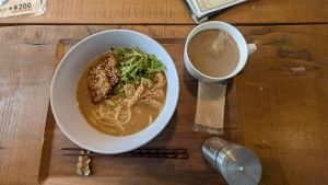Vegan and gluten free soy ramen at Additive-free rice 88 - 無添加ごはん88 in Abashiri