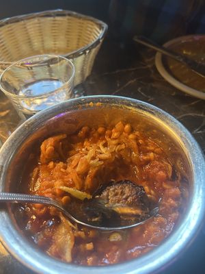   at Royâ  in Glasgow