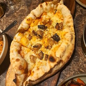 Garlic mushroom pide at Royâ  in Glasgow